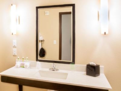Hotel Express South By Ihg Wichita